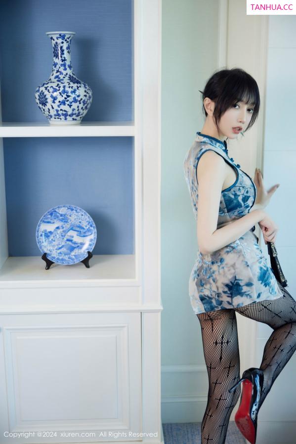 玥儿玥  [XiuRen]高清写真图 2024.09.30 No.9236 玥儿玥er 美腿丝袜第8张图片